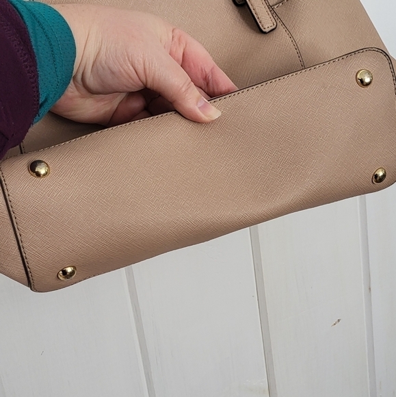 Michael Kors Medium Jet Set Top Handle Tote Bag - Picture 8 of 15